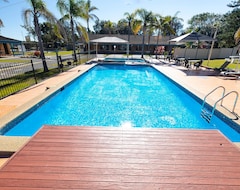 Khách sạn Seashells Beachfront Resort (Forster, Úc)