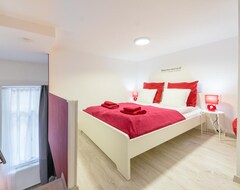 Lejlighedshotel Happy Home Fox - Apartment With Free Pinball Machine (Budapest, Ungarn)