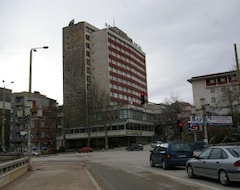 Khách sạn Hotel Balkan (Gabrovo, Bun-ga-ri)
