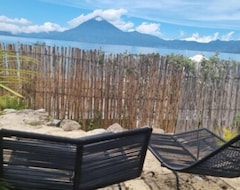 Khách sạn Atitlan Lakefront Party District Cabins (Panajachel, Guatemala)