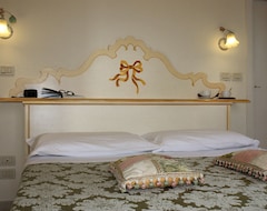 Khách sạn Hotel Villa Elda (Siena, Ý)