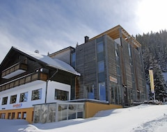 Otel Berghof Riesneralm (Donnersbachwald, Avusturya)
