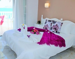 Hotel Villa With Private Pool, Terraces And Direct Access To The Sea +wifi (Corralejo, Spain)
