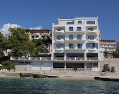 Hotel Jaroal (Saranda, Arnavutluk)