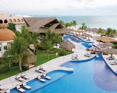 Hotel Excellence Riviera Cancun (Puerto Morelos, Mexico)