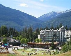 Hotel Peak to Green Accommodations (Whistler, Canada)