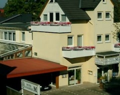 Khách sạn Hotel Goldenes M (Bad Münder, Đức)