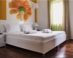 Khách sạn Butique Hotel New Patricia (Tirana, Albania)