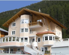 Khách sạn Hotel Garni Corinna (Ischgl, Áo)