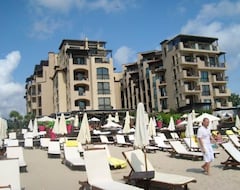 Khách sạn Oazis VIP Club (Sunny Beach, Bun-ga-ri)