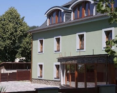 Otel Penzion Stara Fara (Makov, Slovakya)