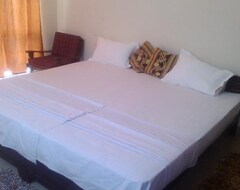 Otel OYO 13195 The Abodes Guest house (Greater Noida, Hindistan)