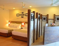 Hotel Pramod Beach (Puri, India)