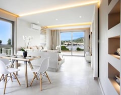 Oda ve Kahvaltı Core Luxury Suites (Skiathos Town, Yunanistan)
