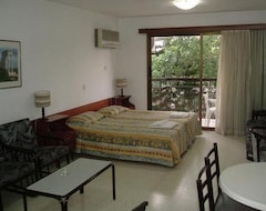 Căn hộ có phục vụ Crystallo Apartments (Kato Paphos, Síp)