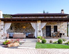 Koko talo/asunto Pinelia Home (Nea Peramos, Kreikka)