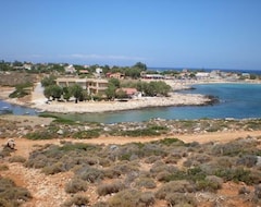 Khách sạn Little Bay (Stavros, Hy Lạp)
