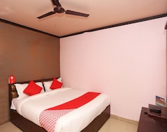 Hotel OYO 18259 Palm Tree (Ghaziabad, India)