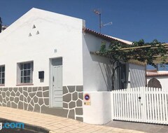 Koko talo/asunto Casita De La Parra (Valverde, Espanja)