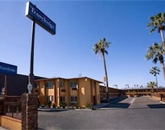 Otel Travelodge San Bernardino (San Bernardino, ABD)