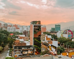 The Somos Beats Hotel & Rooftop (Medellín, Colombia)