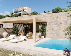 Khách sạn Deos Luxury Suites (Chersonissos, Hy Lạp)