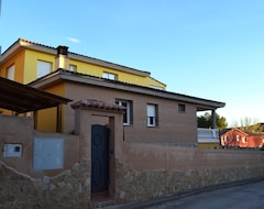 Entire House / Apartment Casa Dobón (Teruel, Spain)