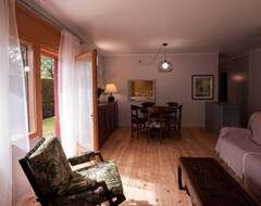 Toàn bộ căn nhà/căn hộ Large Apartment With Direct Access To The Garden, Near Lake Puigcerdà (Puigcerdá, Tây Ban Nha)