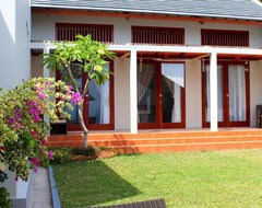 Hotel Villa Karingal (Kuta, Indonezija)