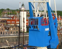 Bed & Breakfast Harbour Crane Harlingen (Harlingen, Nizozemska)