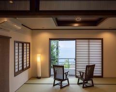Atami Seaview Villa Typle Hotel Shen! One Building Max14p (Atami, Japón)