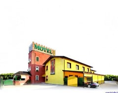 Hotel Motel Del Duca (Cava Manara, İtalya)