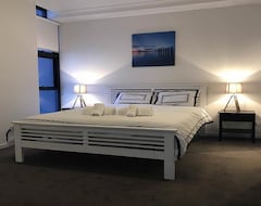 Hele huset/lejligheden Enjoy Your Holiday At Luxury Apartment, Stay Here! (Liverpool, Australien)