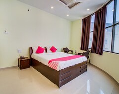 Khách sạn OYO 28581 Hotel Sitara (Satara, Ấn Độ)