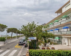 Serviced apartment Yachting Residence (Lignano Sabbiadoro, Italy)