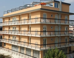 Hotel Ribot (Rimini, İtalya)