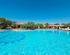 Khách sạn Alba Dorata Resort (Orosei, Ý)