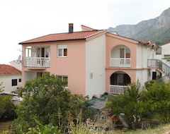 Toàn bộ căn nhà/căn hộ Apartment In Gradac (makarska), Capacity 2+2 (Gradac, Croatia)