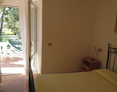 Hotel Valcastagno Relais (Numana, Italy)