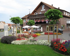 Khách sạn Alt-Holzhausen (Bad Pyrmont, Đức)
