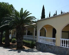 Otel Dimitra Studios (Benitses, Yunanistan)