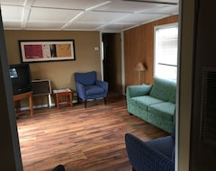 Entire House / Apartment Comfy Mobile Home With A Great Deck (Lakewood, USA)