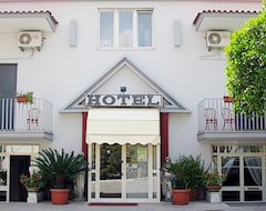 Hotel Calypso (Pietrasanta, Italy)