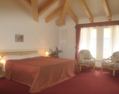 Khách sạn Hotel Bellaria (Levico Terme, Ý)