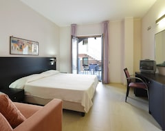 Khách sạn Hotel Mareluna (Castellabate, Ý)