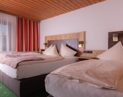 Hotel Eckartauerhof (Mayrhofen, Austria)