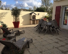 Hotel House In Secure Private Residence With Swimming Pool, Internet And Bikes. (Chatelaillon-Plage, Francuska)