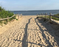 Toàn bộ căn nhà/căn hộ Beach Condo Steps Away From The Beach (Virginia Beach, Hoa Kỳ)