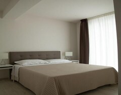 Hotel 5rooms (Pozzallo, Italy)