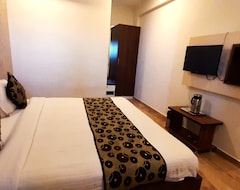 Khách sạn Hotel Tulip Plaza (Ahmedabad, Ấn Độ)
